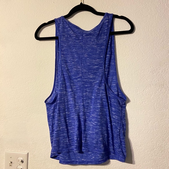 ALO Yoga Tops - 🎉price drop 🎉Alo Yoga Athletic Top
